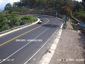 Lalin Jalan Wonosari Patuk Pagi Ini Lancar Gaes! Lalin Jalan Wonosari Patuk Pagi Ini Lancar Gaes!