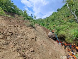 Melihat dari Dekat Lokasi Tanah Longsor di Kismantoro Wonogiri