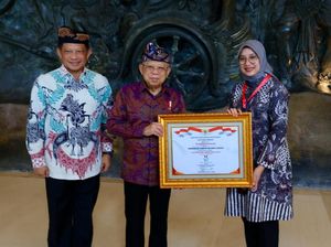 Wapres Serahkan Penghargaan SAKIP A Terbaik se-Indonesia untuk Banyuwangi