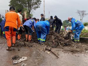 Banjir Bandang Terjang Bumiaji Kota Batu, Rumah-Tempat Ibadah Ikut Terdampak Banjir Bandang Terjang Bumiaji Kota Batu, Rumah-Tempat Ibadah Ikut Terdampak