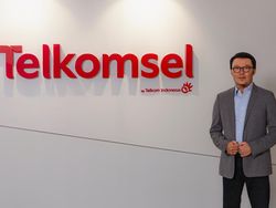 Ini Profil Nugroho Dirut Telkomsel dan Komisaris Sarwoto Atmosutarno