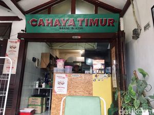 Hidden Gem! Ada Kopitiam Klasik di Dalam Perumahan Surabaya Hidden Gem! Ada Kopitiam Klasik di Dalam Perumahan Surabaya