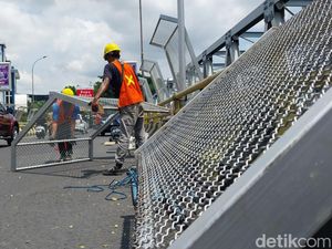 Jembatan Suhat Kota Malang Dipasang Pagar Pembatas Cegah Orang Bunuh Diri Jembatan Suhat Kota Malang Dipasang Pagar Pembatas Cegah Orang Bunuh Diri