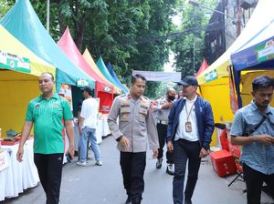 Kapolsek Mampang Tinjau Festival Kuliner, Kawal Keberlanjutan UMKM Kapolsek Mampang Tinjau Festival Kuliner, Kawal Keberlanjutan UMKM