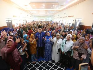 Ngaji Bareng Emak-emak di Ngawi, Ibas Serap Aspirasi-Minta Doa Restu