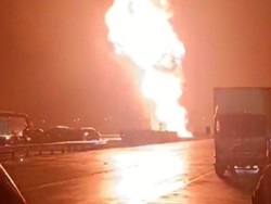 Truk Tangki Metanol Meledak di Tol Jombang, Api Menjulang Tinggi