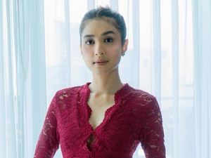 7 Potret Mikha Tambayong Jadi Bridesmaid Siang ke Malam, Beda Gaya Makeup 7 Potret Mikha Tambayong Jadi Bridesmaid Siang ke Malam, Beda Gaya Makeup