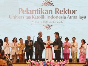 Momen Prof Yuda Turana Pimpin Unika Atma Jaya