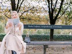 Inspirasi Natasha Rizky Bikin Buku Puisi Kamu Tidak Istimewa