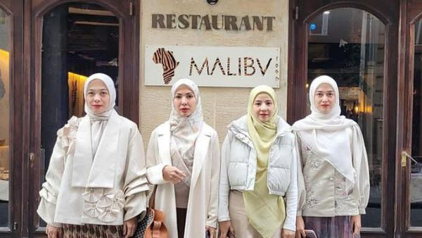 Serunya Natasha Rizky Hunting Kafe Keliling Eropa Bareng Sahabatnya
