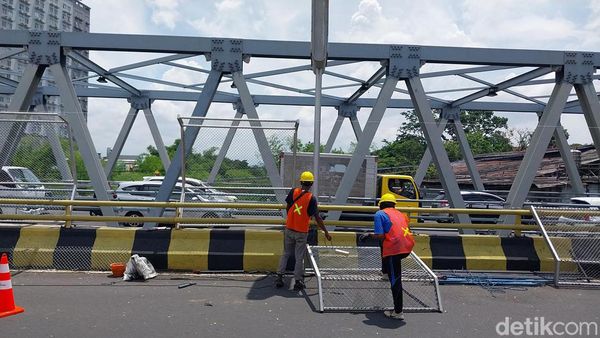 Potret Jembatan Suhat Malang Dipasang Pembatas