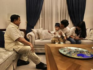 Prabowo Bertemu Bocah Viral Kenneth Kenkulus, Disapa Opung Wowo Prabowo Bertemu Bocah Viral Kenneth Kenkulus, Disapa Opung Wowo