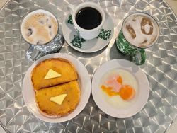 Sarapan ala Singapura! Ada Chili Crab Rice dan Kaya Toast Enak di Kopitiam Ini