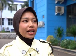 Kenalkan Buana, Mantan Guru Bahasa Inggris yang Jadi Satpam Perempuan