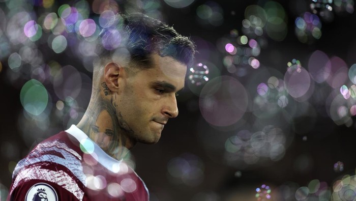 West Hams Gianluca Scamacca walks through bubbles prior the start of the English Premier League soccer match between West Ham United and Bournemouth at the London Stadium in London, England, Monday, Oct. 24, 2022. (AP Photo/Ian Walton)