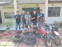 Tampang Dua Pencuri Kabel Penerangan Jalan yang Bikin Satu Desa Gelap