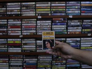 Berburu Kaset Musik Lawas di Blok M Berburu Kaset Musik Lawas di Blok M
