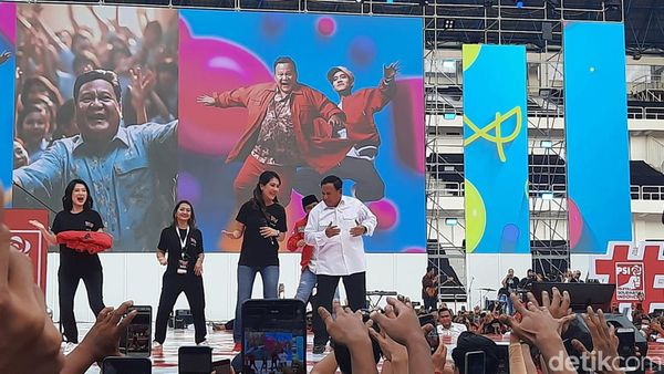 Momen Prabowo Subianto Ajak Joget Gemoy di HUT PSI
