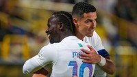 Cristiano Ronaldo. Legenda Portugal yang merumput di Al Nassr ini masih tetap unjuk kesuburan dengan total 50 gol sepanjang 2023. Foto: AFP/FAYEZ NURELDINE
