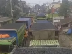 Aktivitas Damkar Terganggu Imbas Demo Sopir Truk di Parungpanjang Bogor