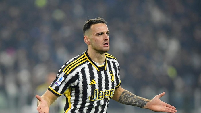 Soccer Football - Serie A - Juventus v Napoli - Allianz Stadium, Turin, Italy - December 8, 2023 Juventus Federico Gatti celebrates scoring their first goal REUTERS/Massimo Pinca