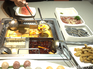 Cicip Hot Pot Mala Susu dengan Paduan Pasta Udang dan Sapi Bumbu di Haidilao Cicip Hot Pot Mala Susu dengan Paduan Pasta Udang dan Sapi Bumbu di Haidilao