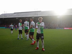 Pose Kamehameha Harvey Elliot Usai Libas Crystal Palace