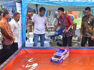 Guru Honorer OKI Ciptakan Kapal Pembersih Sungai, Bisa Angkut Ratusan Kg Sampah Guru Honorer OKI Ciptakan Kapal Pembersih Sungai, Bisa Angkut Ratusan Kg Sampah