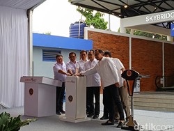 Resmikan Skybridge Bojonggede, Bicara Menhub Bicara Tingginya Mobilitas KRL