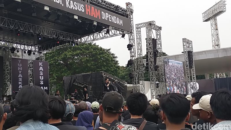 Panggung Rakyat bertema 'Bongkar' digelar ASDi di Stadion Madya GBK, 9 Desember 2023. (Tina Susila/detikcom)