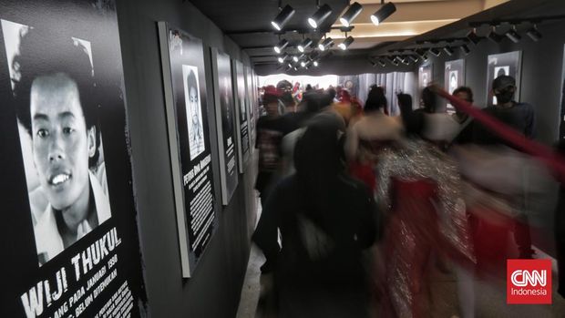 Suasana Panggung Rakyat “Bongkar” yang diinisiasi Aliansi Selamatkan Demokrasi Indonesia (ASDI) di Stadion Madya Gelora Bung Karno. Jakarta, Sabtu, 9 Desember 2023. (CNN Indonesia/Adhi Wicaksono)