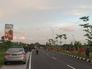 Polisi Sekat Bypass Mandalika Buntut 2 Kampung Bentrok di Lombok Tengah Polisi Sekat Bypass Mandalika Buntut 2 Kampung Bentrok di Lombok Tengah