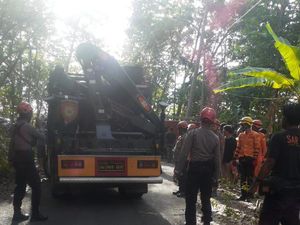 Identitas Korban Kecelakaan Minibus di Jurang Cinomati: 13 Luka-1 Tewas Identitas Korban Kecelakaan Minibus di Jurang Cinomati: 13 Luka-1 Tewas