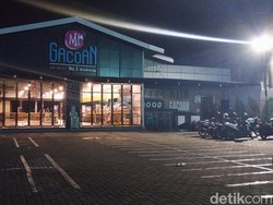 Massa Lempar Batu ke Mie Gacoan Malang Usai Pengunjung Ribut dengan Jukir