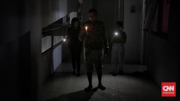 Warga beraktivitas di Kampung Susun Bayam, Jakarta, Jumat, 8 Desember 2023. (CNN Indonesia/Adhi Wicaksono)
