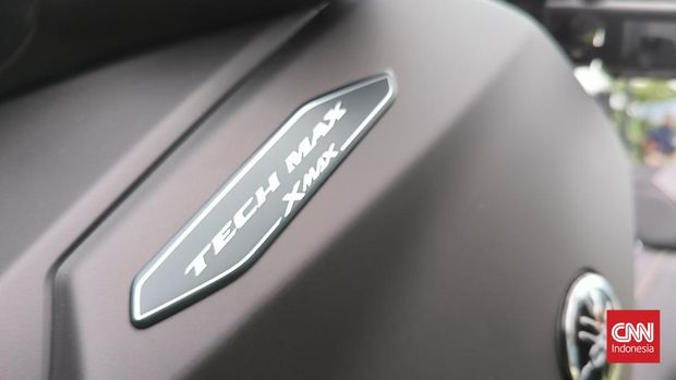Yamaha Xmax Tech Max meluncur di Bogor, Sabtu (9/12/2023), dengan harga Rp71,3 juta. Skutik bongsor kasta tertinggi maxi ini menggunakan warna khusus Magma Black dan berbagai aksesori dari Eropa.