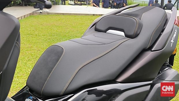Yamaha Xmax Tech Max meluncur di Bogor, Sabtu (9/12/2023), dengan harga Rp71,3 juta. Skutik bongsor kasta tertinggi maxi ini menggunakan warna khusus Magma Black dan berbagai aksesori dari Eropa.
