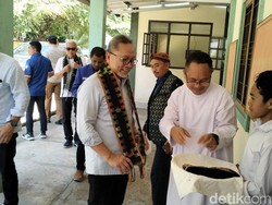 Cerita Zulhas Tangkap Pengebom Ikan di TN Komodo Berujung Pembakaran Kantor