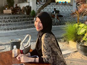Adiba Khanza, Putri Mendiang Uje yang Hobi Ngopi di Kafe Adiba Khanza, Putri Mendiang Uje yang Hobi Ngopi di Kafe