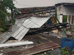 Puluhan Rumah di Gresik Rusak Diterjang Angin Puting Beliung