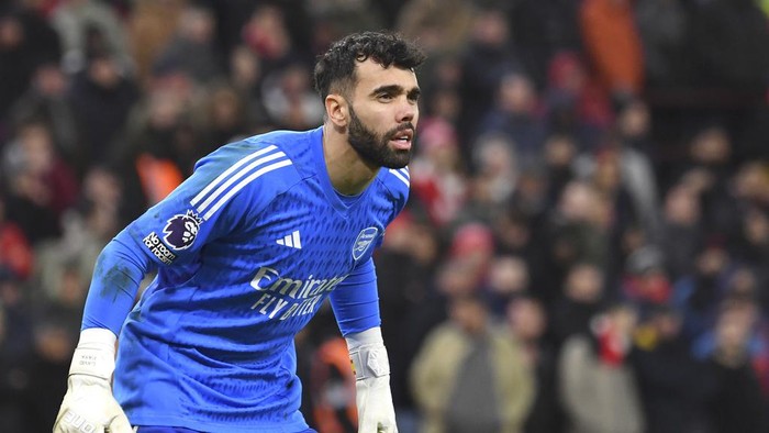 Arsenals goalkeeper David Raya during the English Premier League soccer match between Aston Villa and Arsenal at Villa Park in Birmingham, England, Saturday, Dec. 9, 2023. (AP Photo/Rui Vieira)
