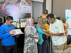 Seru dan Penuh Kejutan! Bikin Kue Natal bersama Chef Yongki Gunawan Seru dan Penuh Kejutan! Bikin Kue Natal bersama Chef Yongki Gunawan