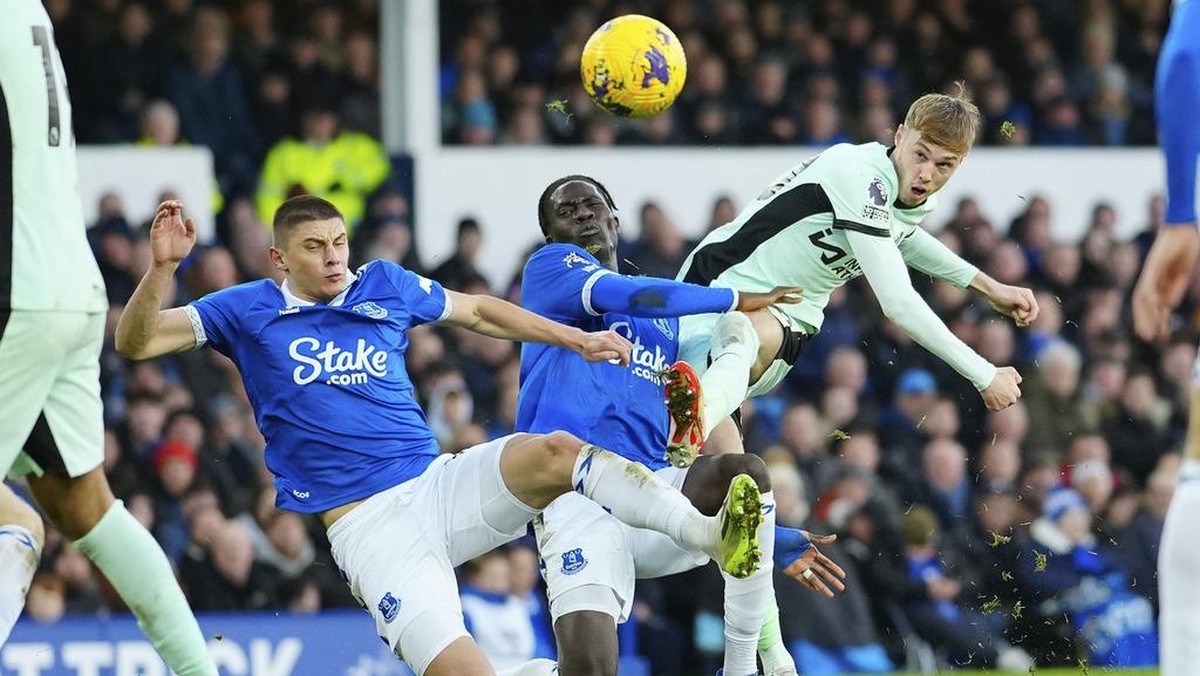 Chelsea kalah 0-2 di kandang Everton dalam lanjutan Premier League (Foto: AP/Jon Super)