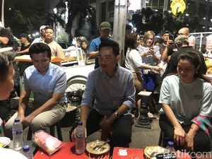 Gibran Dadakan Makan Gultik di Blok M Malam Ini, Traktir Warga Gibran Dadakan Makan Gultik di Blok M Malam Ini, Traktir Warga