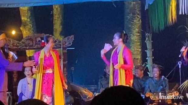 Happy Salma dan Ariel Tatum