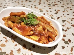 Lezatnya Gimbap hingga Tteokbokki Ala Korea di Pusat Kota Surabaya, Incip Yuk!