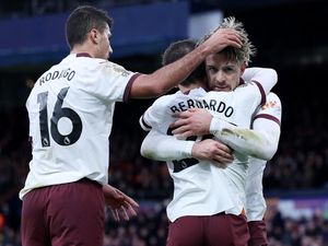 Menderitalah Manchester City