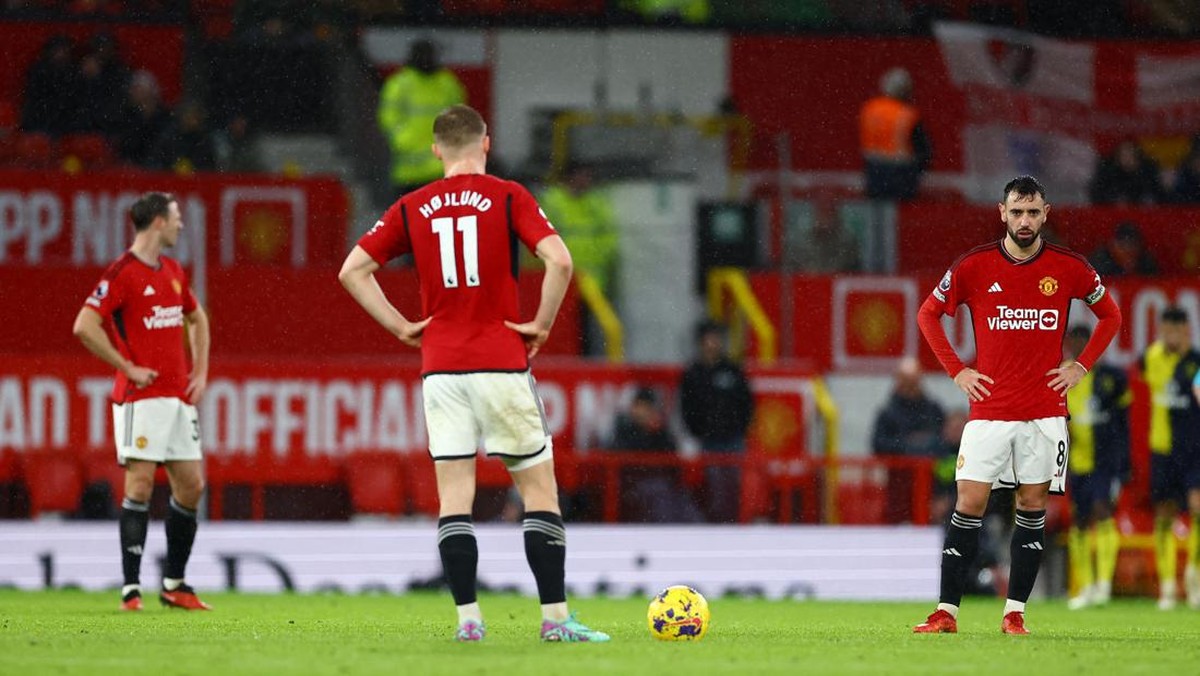 MU sudah tujuh kali kalah di Liga Inggris musim ini. Foto: REUTERS/MOLLY DARLINGTON