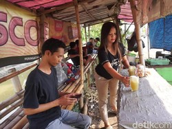 Risiko Penjual Es Tebu di Bypass Mojokerto, Digoda Pembeli-Diajak Kencan