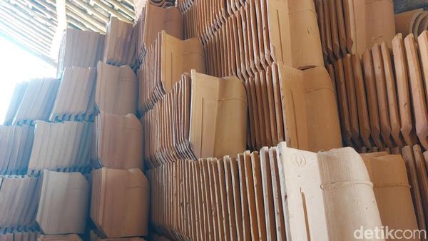 Nasib Perajin Genting Cirebon yang Digempur Pabrikan